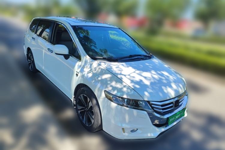 Used Honda Odyssey 2013 2.4L Luxury Edition Front Right 45 Deg