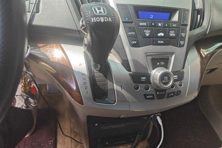Used Honda Odyssey 2013 2.4L Luxury Edition Gear Lever