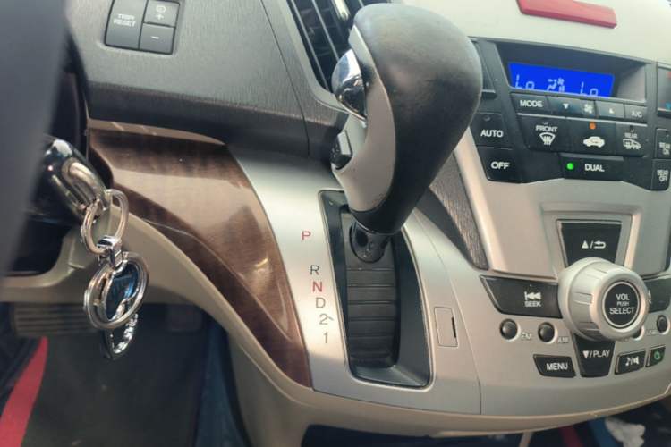 Used Honda Odyssey 2013 2.4L Luxury Edition Gear Lever