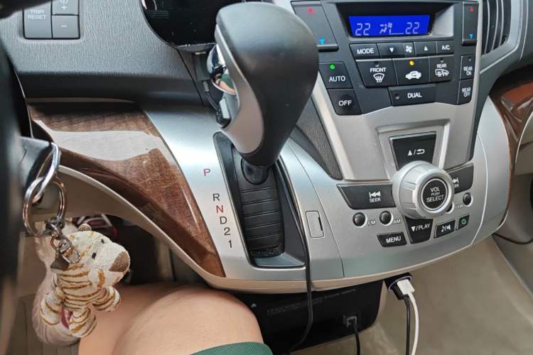Used Honda Odyssey 2013 2.4L Luxury Edition Gear Lever