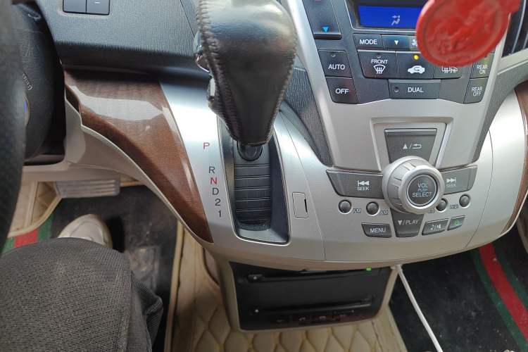 Used Honda Odyssey 2013 2.4L Luxury Edition Gear Lever