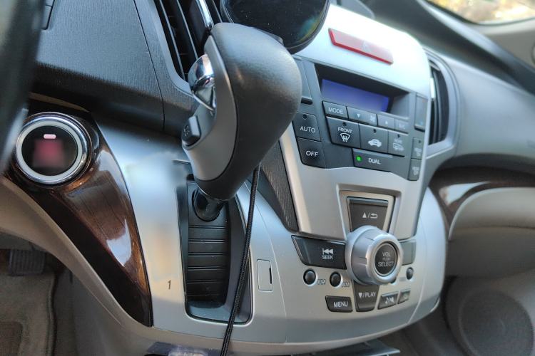 Used Honda Odyssey 2013 2.4L Luxury Edition Gear Lever