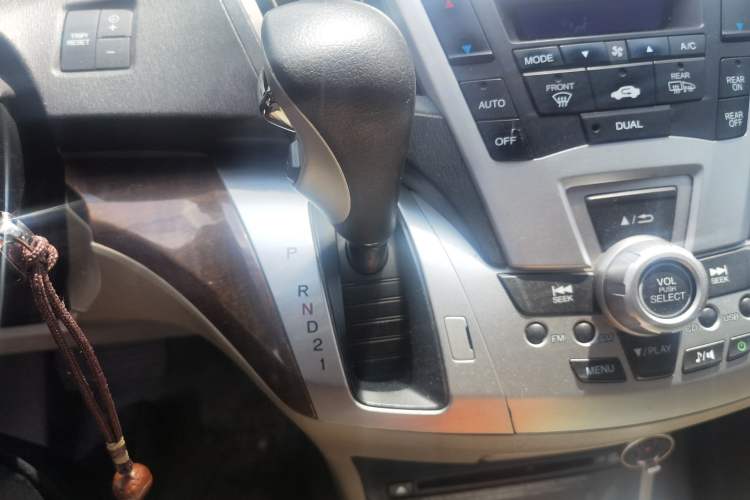 Used Honda Odyssey 2013 2.4L Luxury Edition Gear Lever