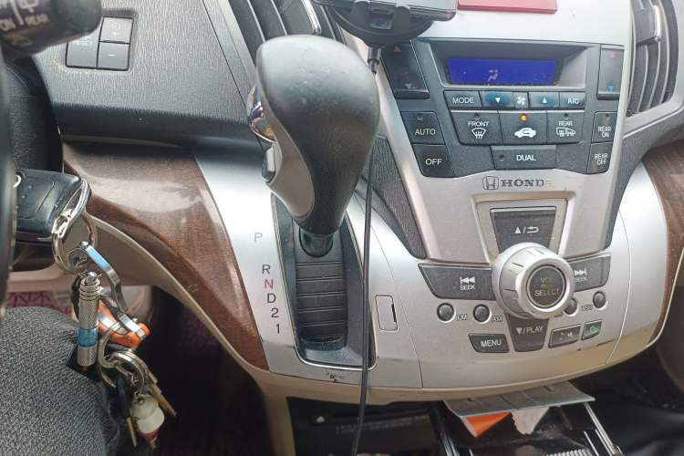 Used Honda Odyssey 2013 2.4L Luxury Edition Gear Lever