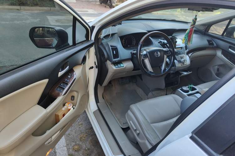 Used Honda Odyssey 2013 2.4L Luxury Edition Interior 3