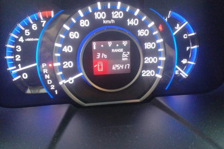 Used Honda Odyssey 2013 2.4L Elite Edition Odometer Close Up