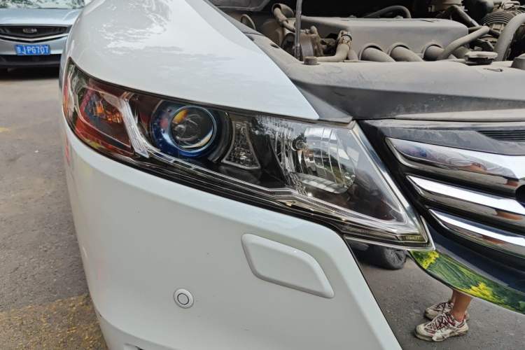 Used Honda Odyssey 2013 2.4L Luxury Edition Right Front Headlight