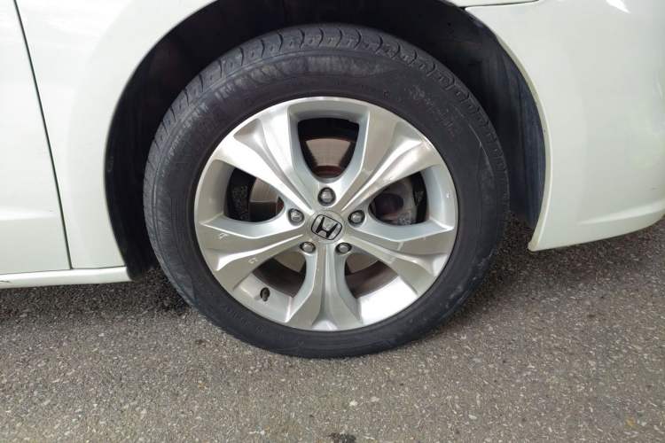 Used Honda Odyssey 2013 2.4L Luxury Edition Right Front Wheel Hub