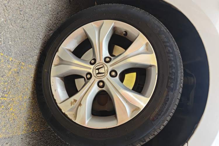 Used Honda Odyssey 2013 2.4L Luxury Edition Right Front Wheel Hub