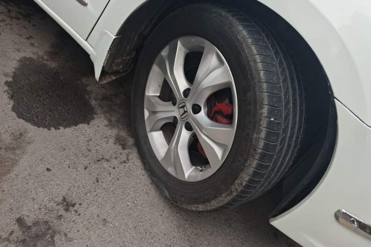 Used Honda Odyssey 2013 2.4L Luxury Edition Right Front Wheel Hub