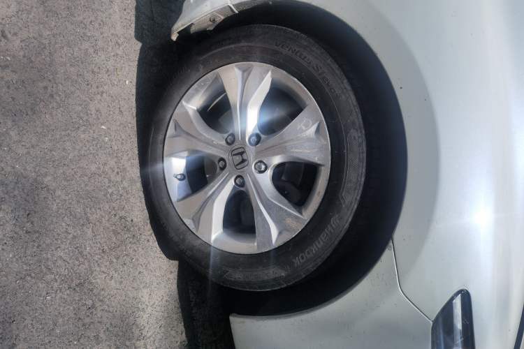Used Honda Odyssey 2013 2.4L Luxury Edition Right Front Wheel Hub