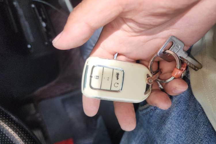Used Honda Odyssey 2013 2.4L Sport Edition Vehicle Key