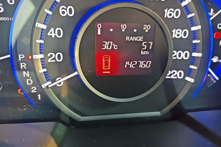 Used Honda Odyssey 2014 2.4L Luxury Edition Odometer Close Up