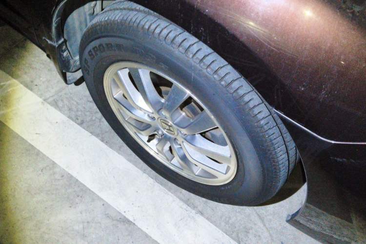 Used Honda Odyssey 2014 2.4L Elite Edition Right Front Wheel Hub