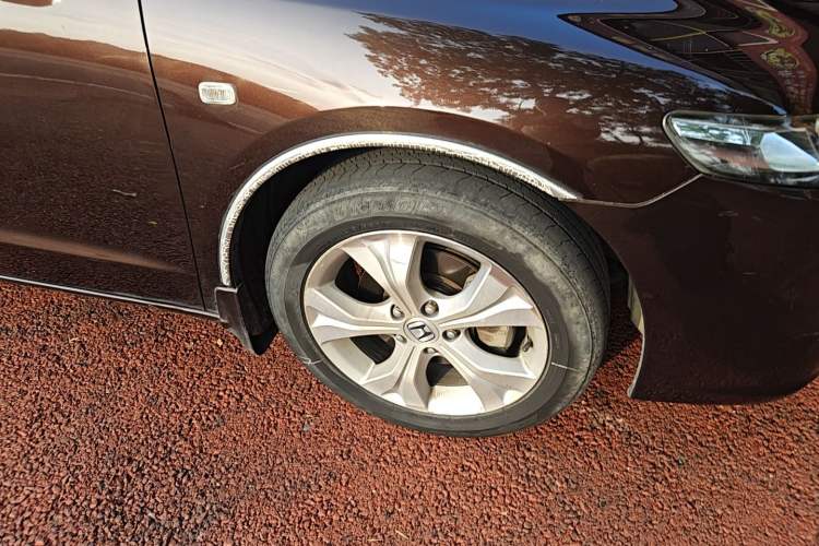 Used Honda Odyssey 2014 2.4L Luxury Edition Right Front Wheel Hub