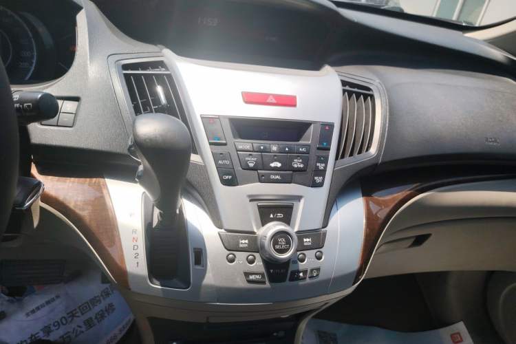 Used Honda Odyssey 2014 2.4L Elite Edition Audio And AC Panel