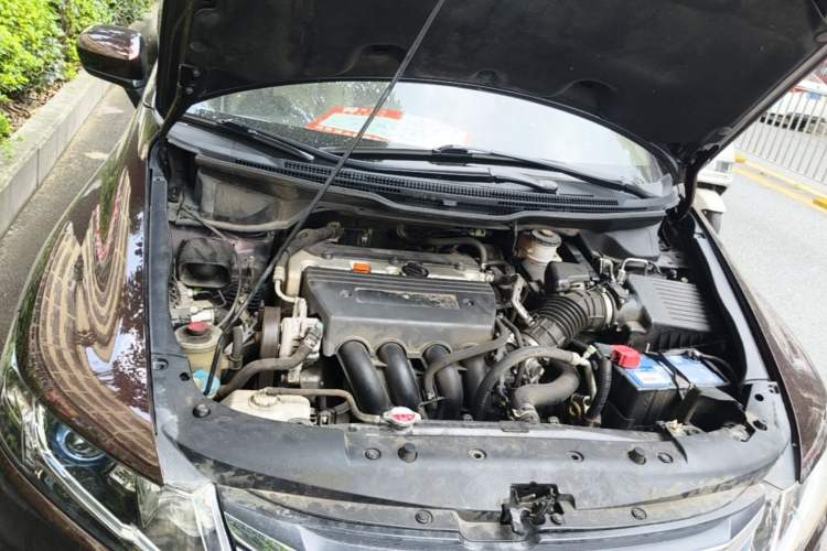 Used Honda Odyssey 2014 2.4L Elite Edition Engine Bay