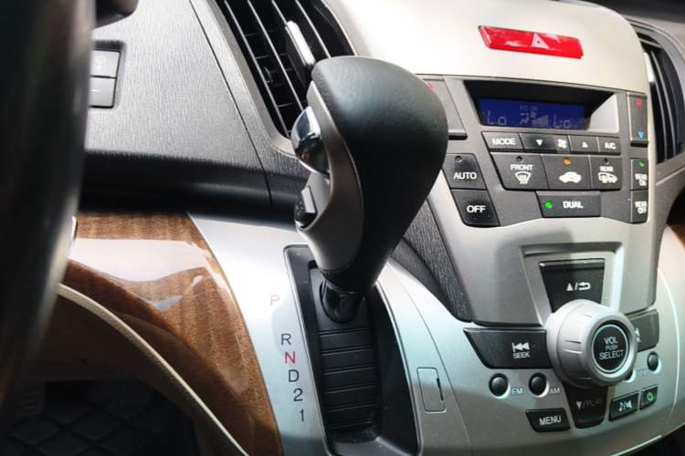 Used Honda Odyssey 2014 2.4L Elite Edition Gear Lever