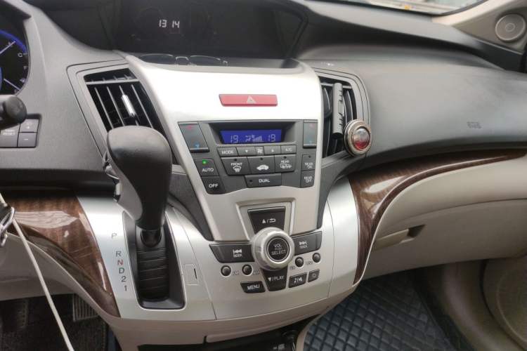 Used Honda Odyssey 2014 2.4L Luxury Edition Audio And AC Panel