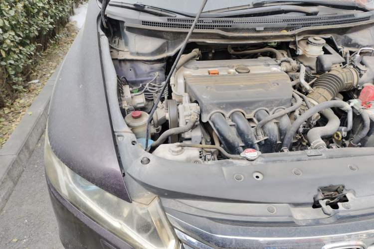 Used Honda Odyssey 2014 2.4L Luxury Edition Engine Bay Right