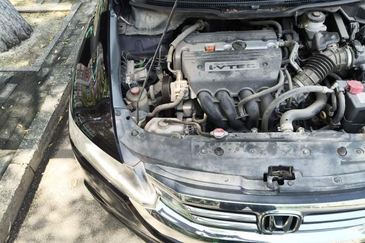 Used Honda Odyssey 2014 2.4L Luxury Edition Engine Bay Right