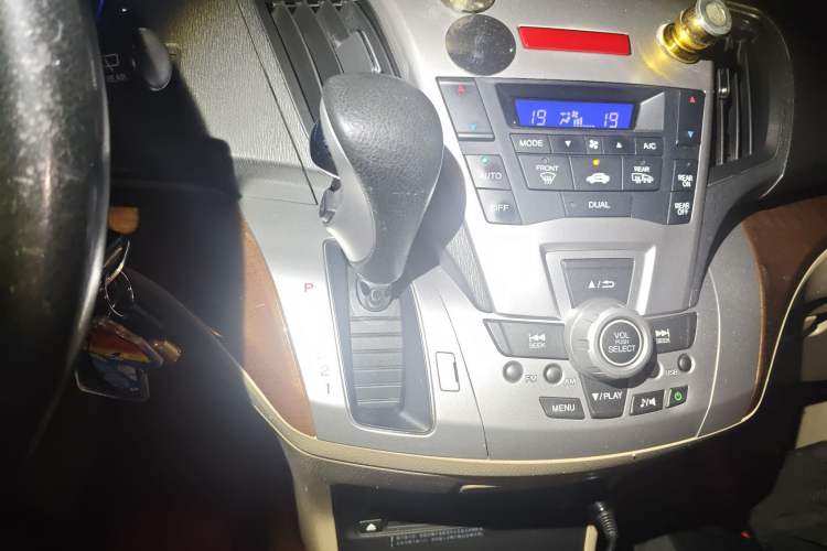 Used Honda Odyssey 2014 2.4L Luxury Edition Gear Lever