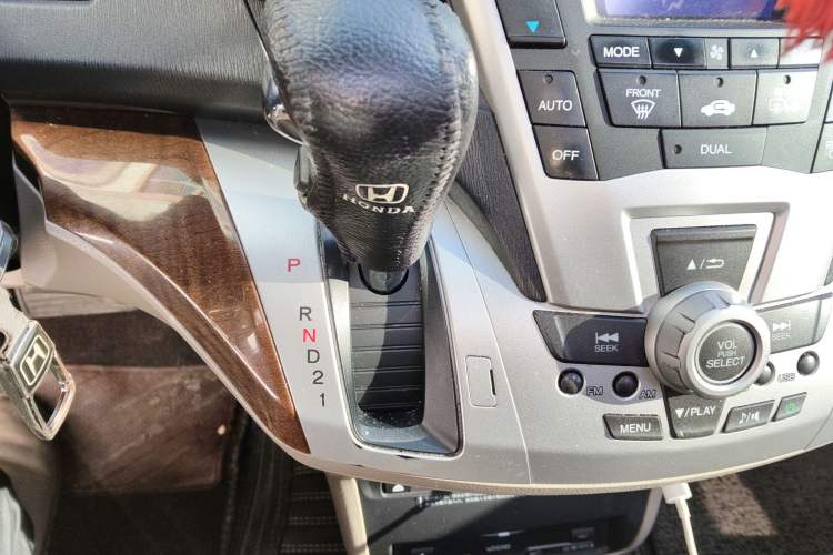 Used Honda Odyssey 2014 2.4L Luxury Edition Gear Lever