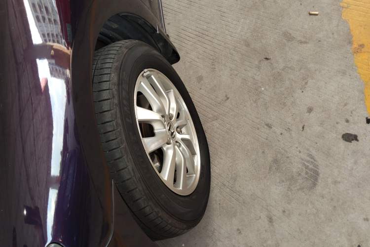 Used Honda Odyssey 2014 2.4L Elite Edition Left Front Wheel Hub