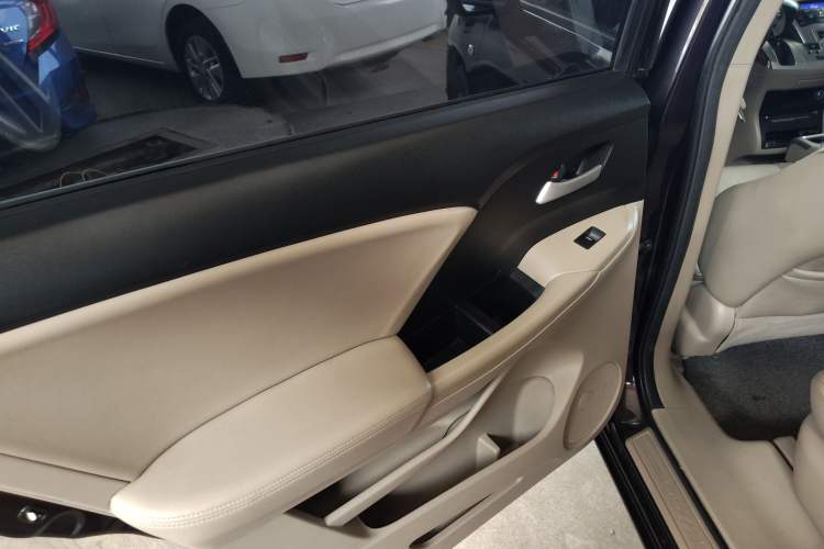 Used Honda Odyssey 2014 2.4L Elite Edition Left Rear Door Interior