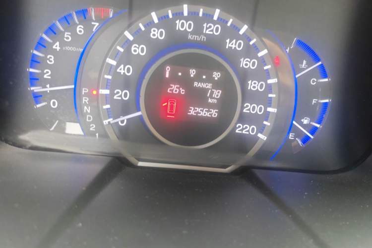 Used Honda Odyssey 2014 2.4L Luxury Edition Odometer Close Up