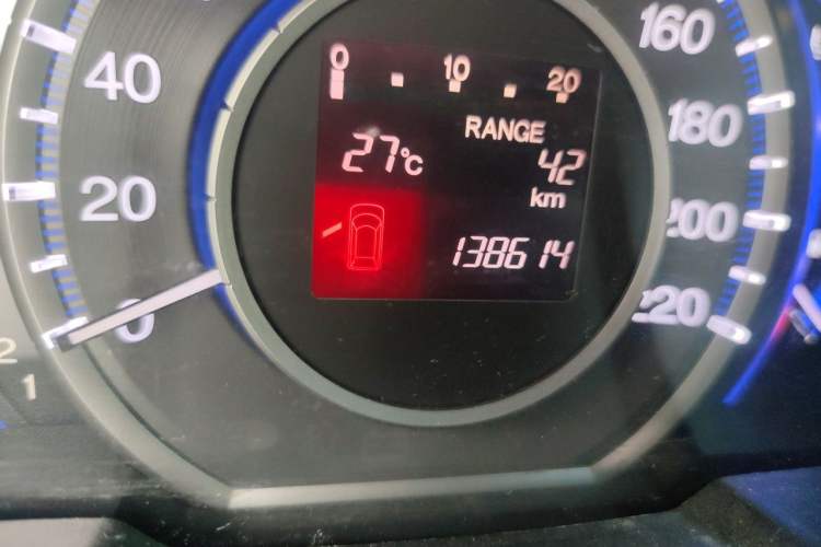 Used Honda Odyssey 2014 2.4L Luxury Edition Odometer Close Up