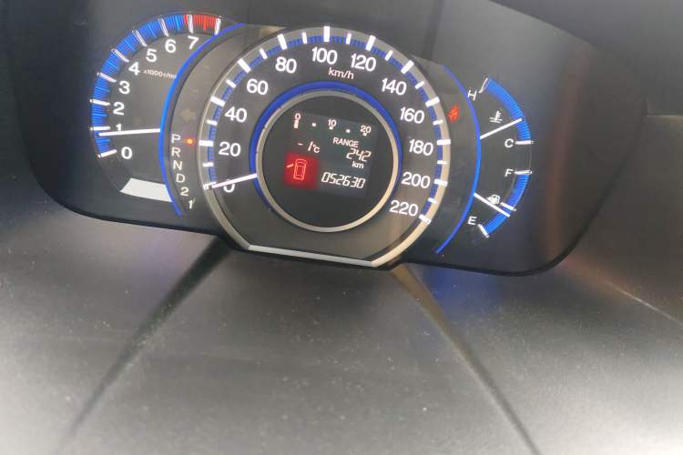Used Honda Odyssey 2014 2.4L Luxury Edition Odometer Close Up