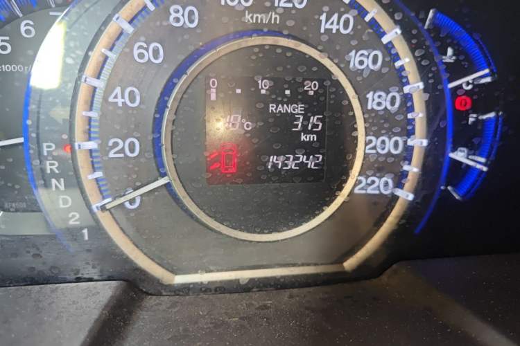 Used Honda Odyssey 2014 2.4L Luxury Edition Odometer Close Up