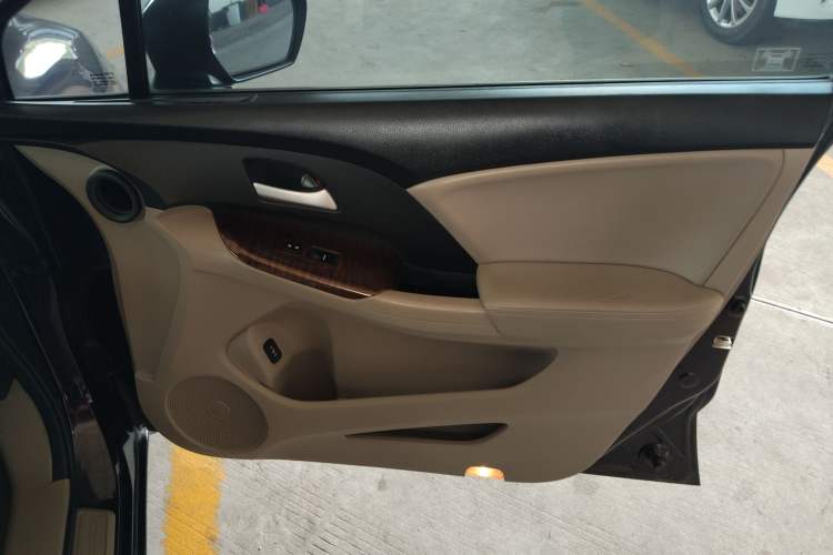 Used Honda Odyssey 2014 2.4L Elite Edition Right Front Door Interior