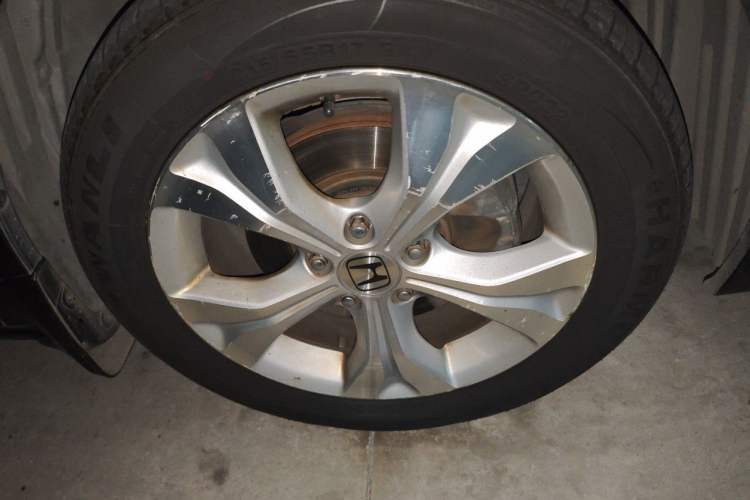 Used Honda Odyssey 2014 2.4L Luxury Edition Right Front Wheel Hub