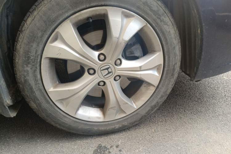 Used Honda Odyssey 2014 2.4L Luxury Edition Right Front Wheel Hub