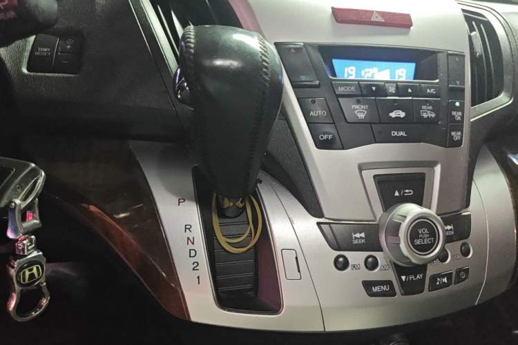 Used Honda Odyssey 2014 2.4L Luxury Edition Gear Lever