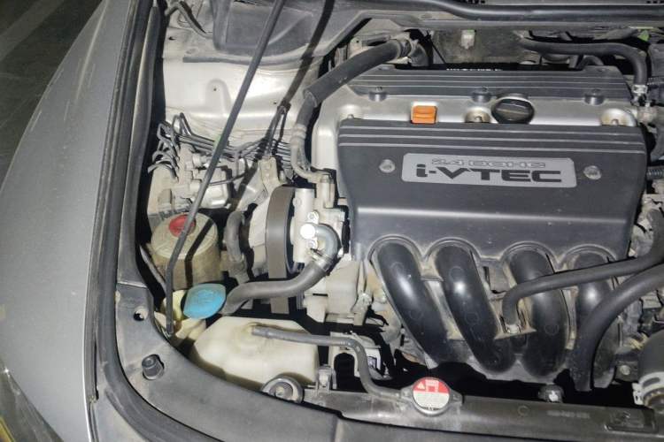 Used Honda Odyssey 2014 2.4L Elite Edition Engine Bay Right