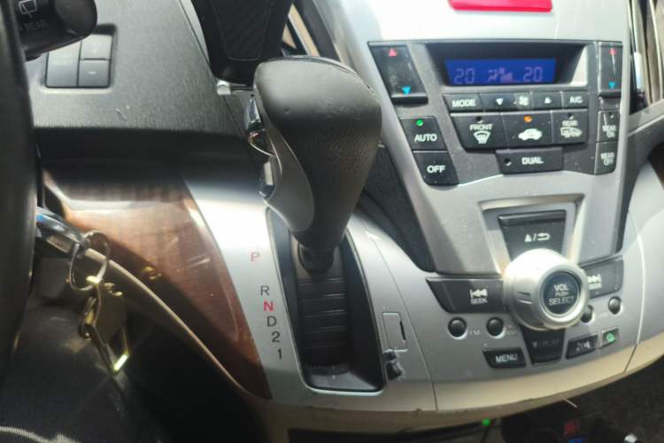 Used Honda Odyssey 2014 2.4L Luxury Edition Gear Lever