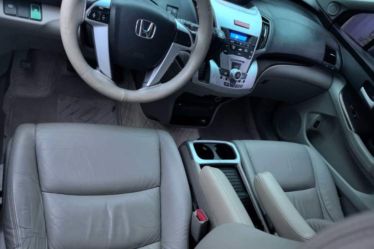 Used Honda Odyssey 2014 2.4L Elite Edition Interior 1