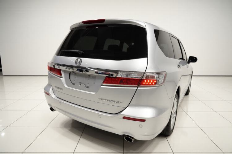 Used Honda Odyssey 2014 2.4L Luxury Edition Rear Right 45 Deg
