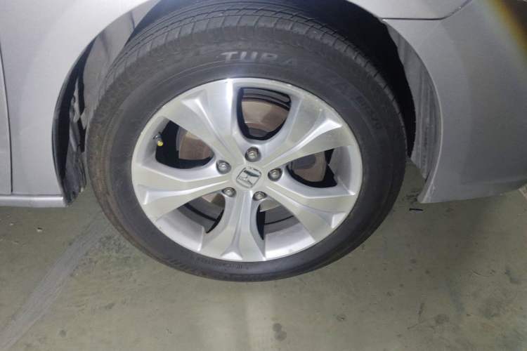 Used Honda Odyssey 2014 2.4L Elite Edition Right Front Wheel Hub