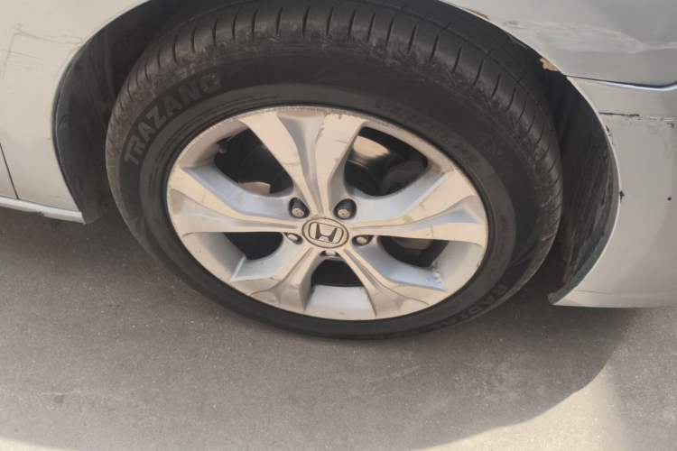 Used Honda Odyssey 2014 2.4L Luxury Edition Right Front Wheel Hub