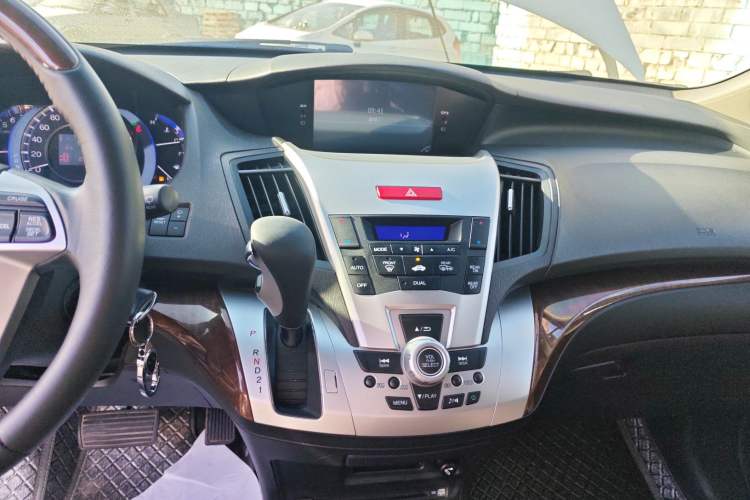 Used Honda Odyssey 2014 2.4L Luxury Edition Audio And AC Panel