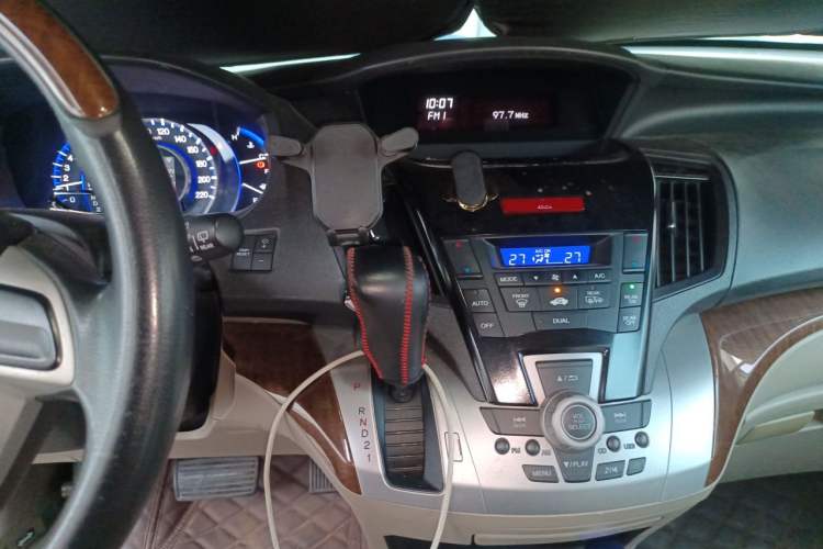 Used Honda Odyssey 2014 2.4L Elite Edition Audio And AC Panel