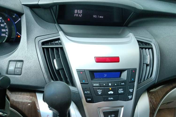 Used Honda Odyssey 2014 2.4L Elite Edition Audio And AC Panel