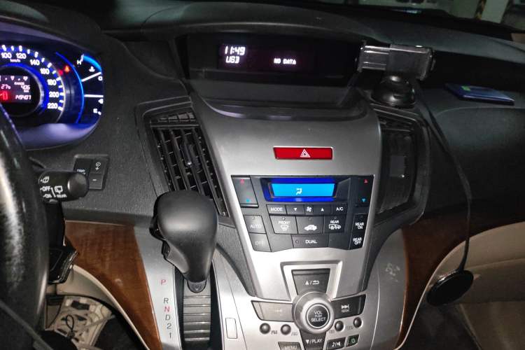 Used Honda Odyssey 2014 2.4L Luxury Edition Audio And AC Panel