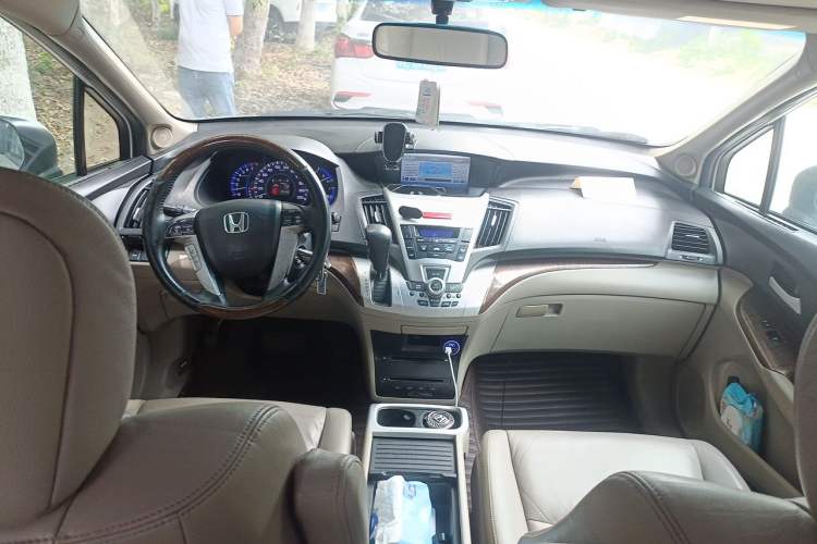 Used Honda Odyssey 2014 2.4L Luxury Edition Center Console