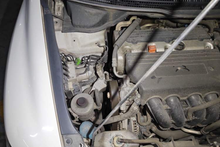 Used Honda Odyssey 2014 2.4L Luxury Edition Engine Bay Right