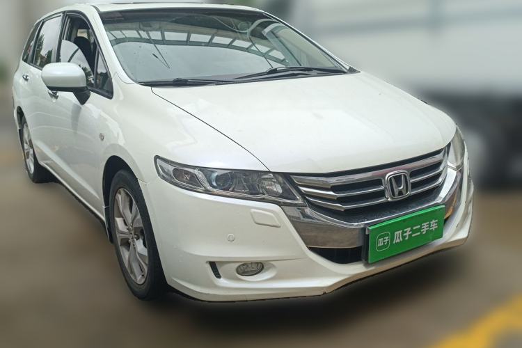 Used Honda Odyssey 2014 2.4L Luxury Edition Front Right 45 Deg